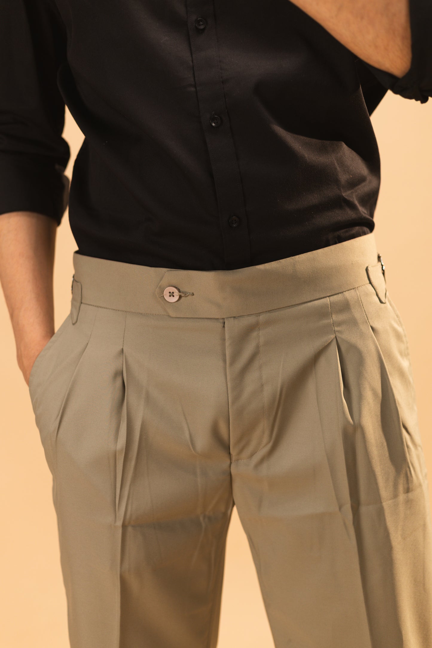 Buttoned high waist pleated naples suit in Khaki