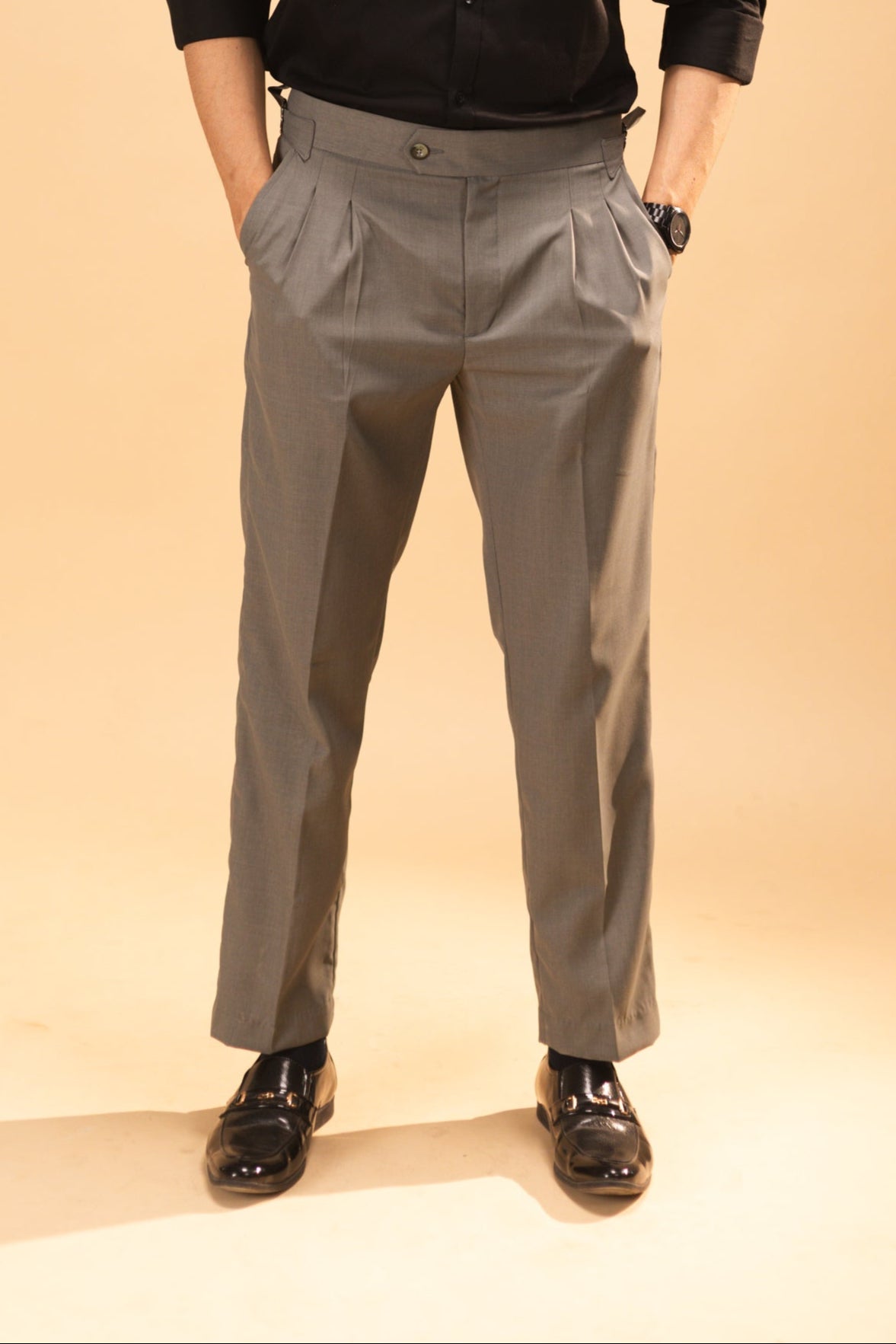 Buttoned high waist pleated naples suit in Matte gray