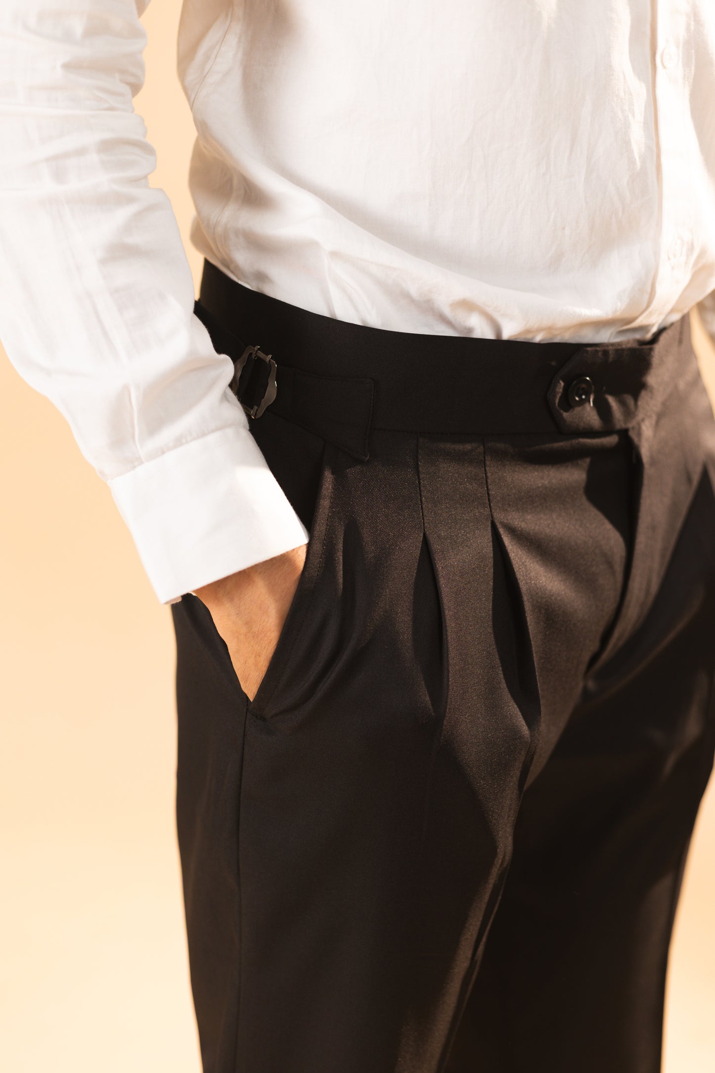 Buttoned high waist pleated naples suit in pitch black