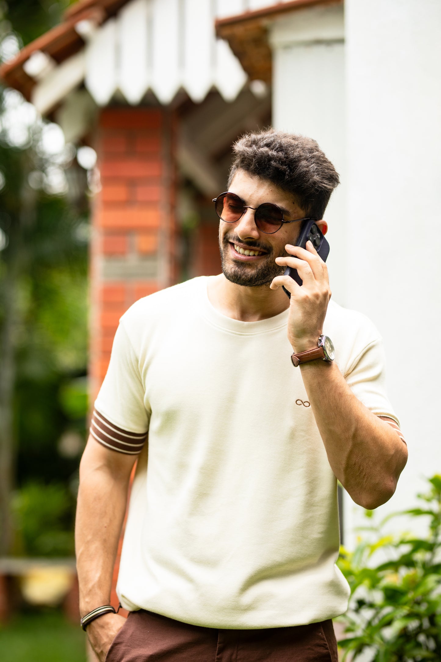 Wide cuff sleeve t-shirt in beige