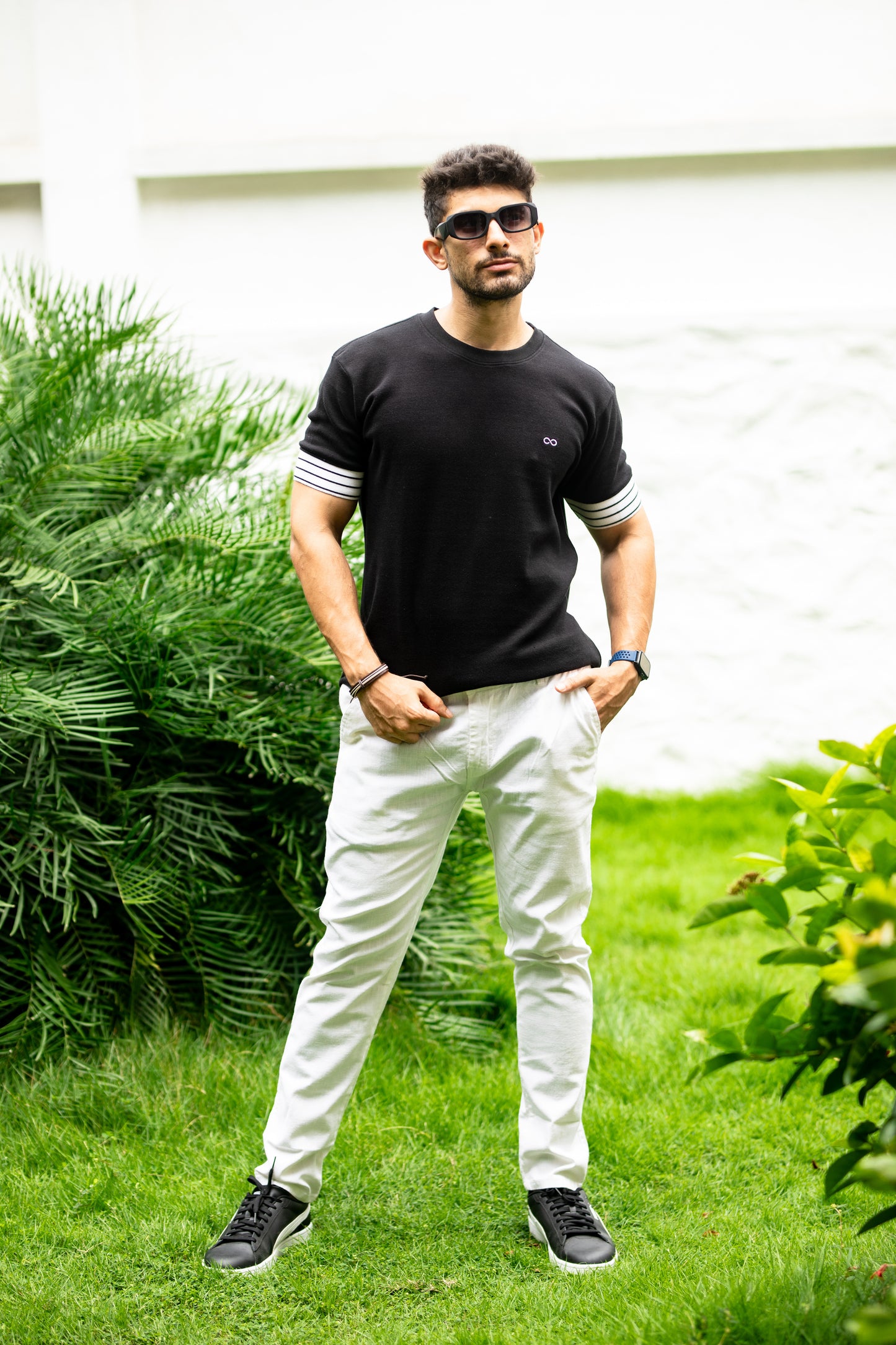 Wide cuff sleeve t-shirt in black