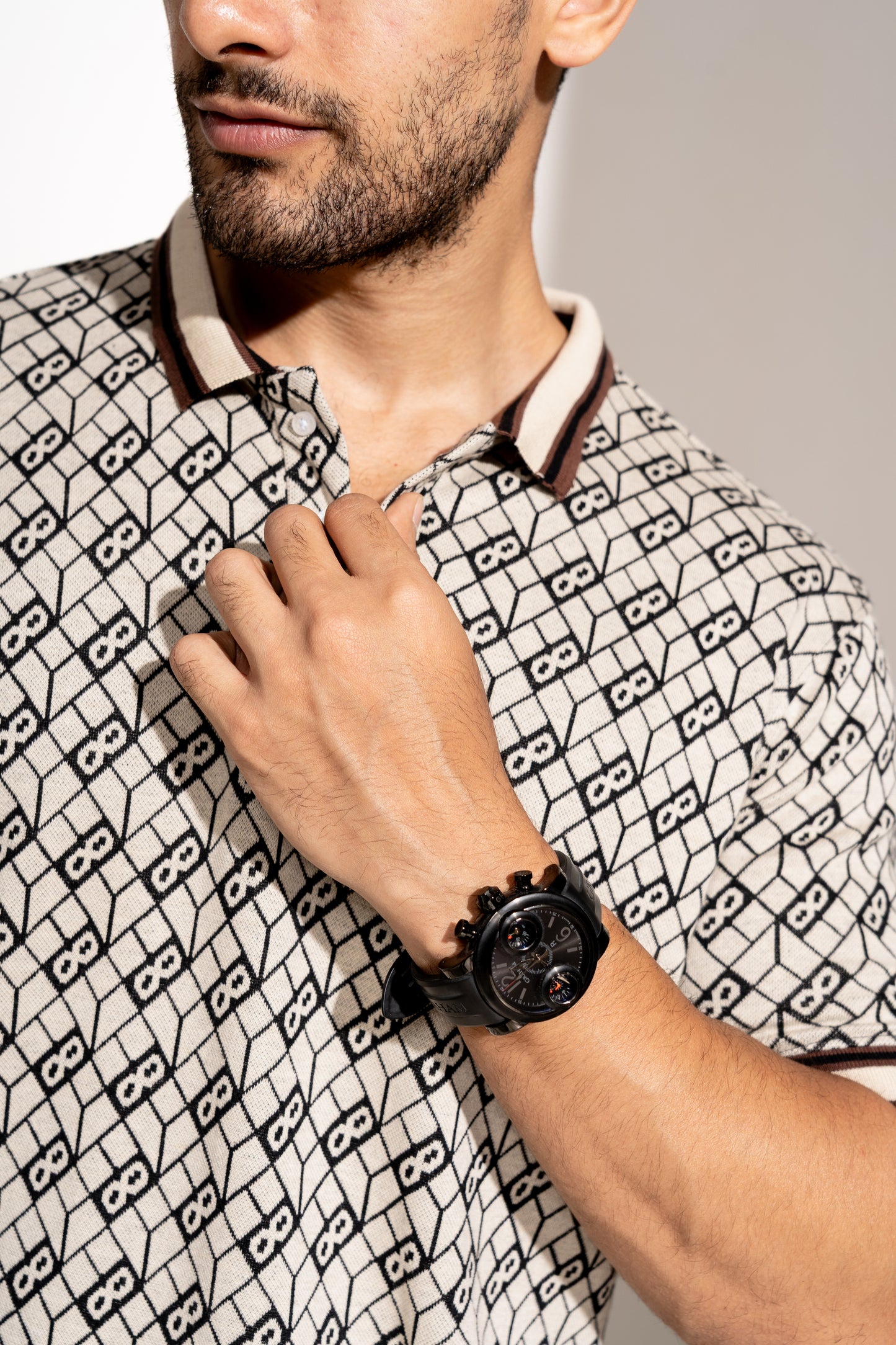 Loop tile jacquard knit polo neck half sleeve t-shirt