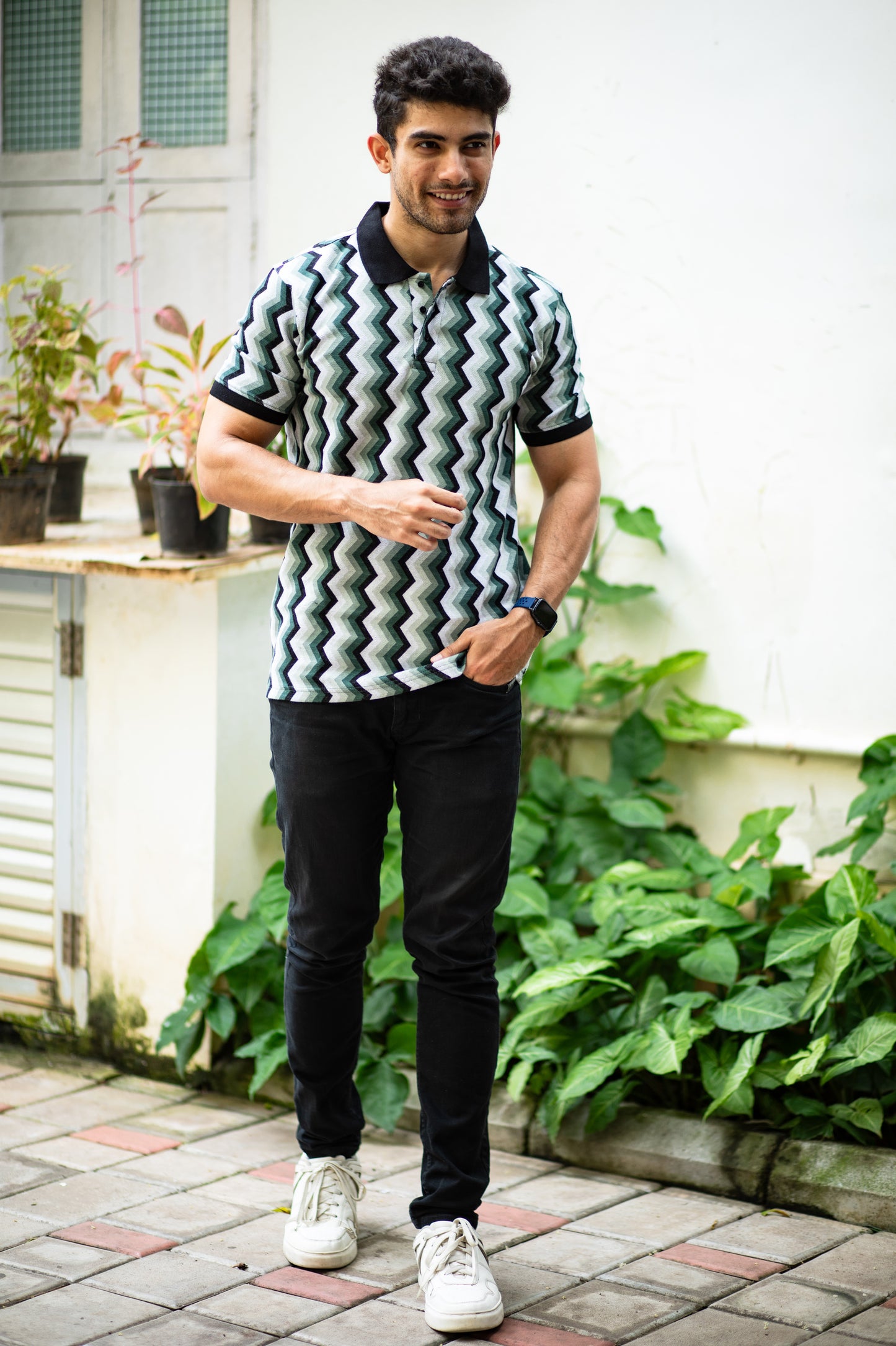 Chevron pattern polo t-shirt