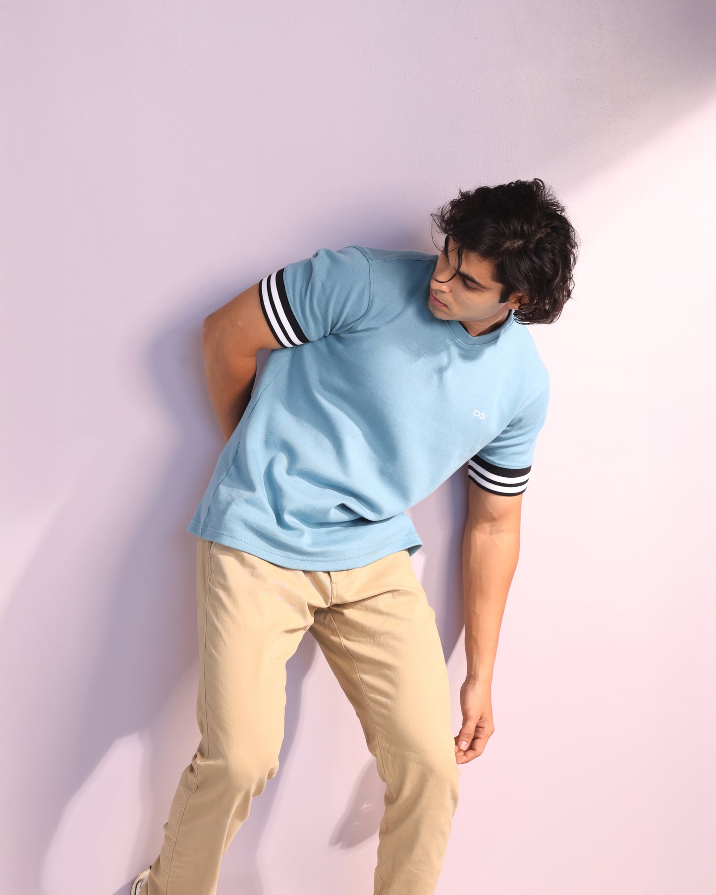 Wide cuff sleeve t-shirt in blue