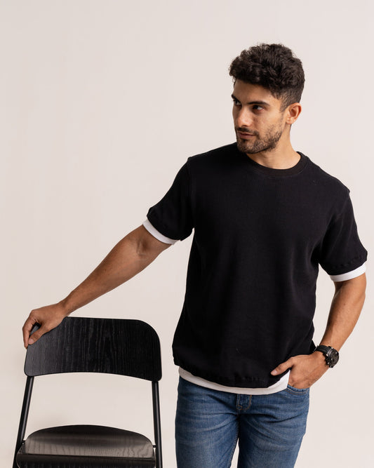 Mini solid checkered pattern with contrast edge crew neck half sleeve tshirt in black